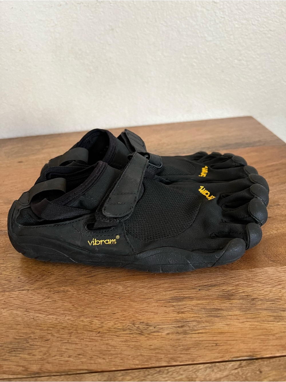 Vibram Five Finger Shoes M148 Size EU49 or US 41